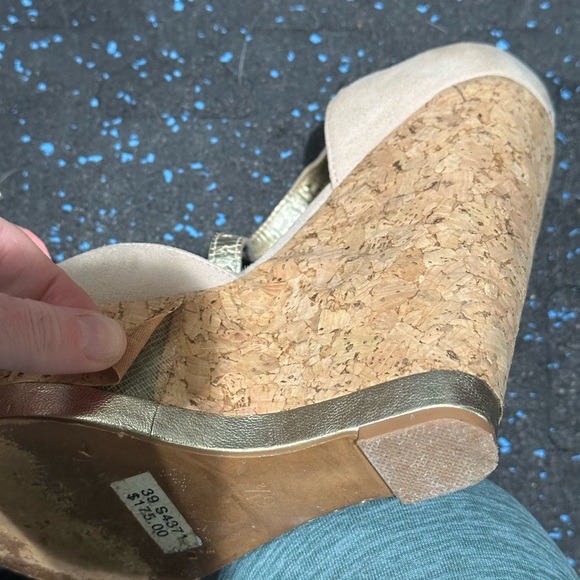 Charles by Charles David cork platform wedge suede flowers 6.5 - Picture 9 of 9